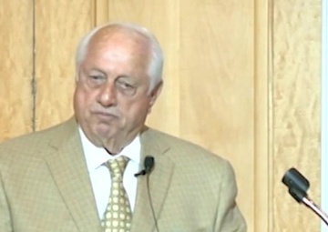 Tommy Lasorda motivates AMEDD