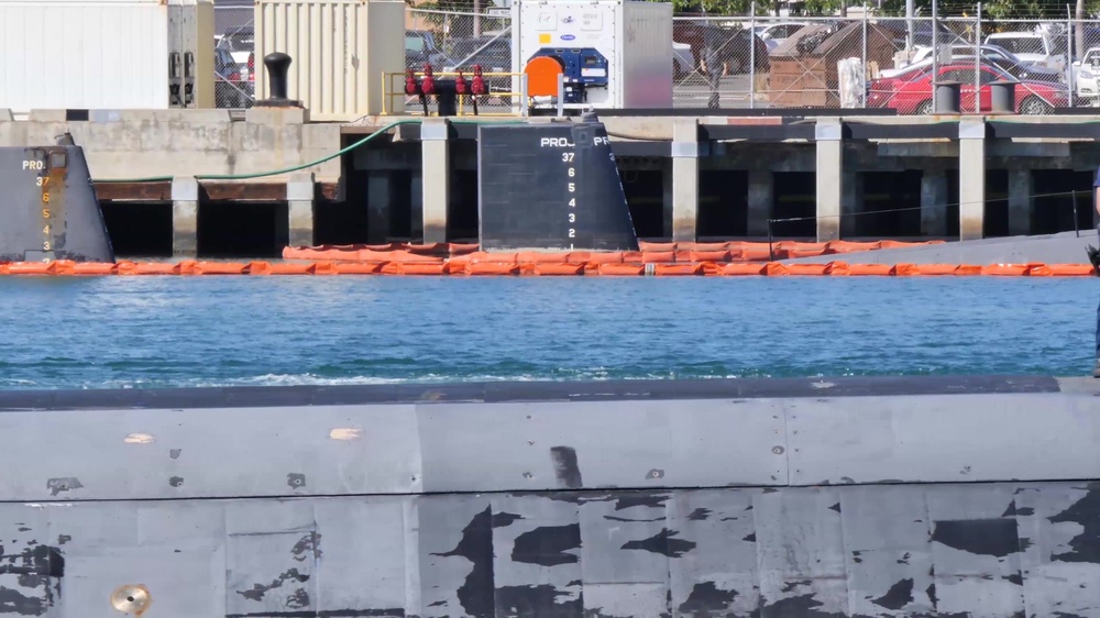 DVIDS - Video - USS Cheyenne (SSN 773) Getting Underway