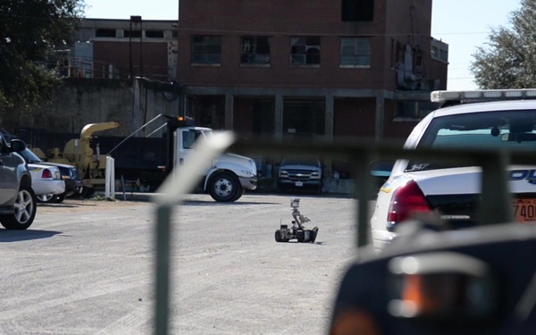 430TH EOD Sends In Robot
