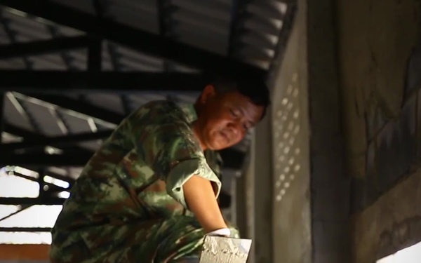 Engineers Construct Building at Lop Buri School