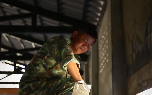 Engineers Construct Building at Lop Buri School