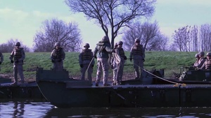 SC Guardsman Employ Temporary Bridges in Vigilant Guard 2015