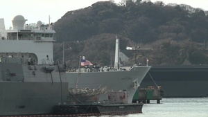 JS Izumo Arrives in Yokosuka