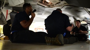 Raw Footage: F-22 Crew Chiefs Performing Maintenance on the Flightline at Tyndall AFB