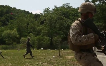 US, ROK Marines Assault MOUT Town