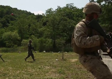US, ROK Marines Assault MOUT Town