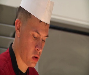 Midnight rations keep MCAS Iwakuni night crews working round-the-clock