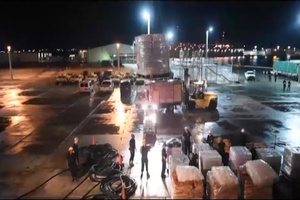 Sailors Load USS Ashland for Saipan