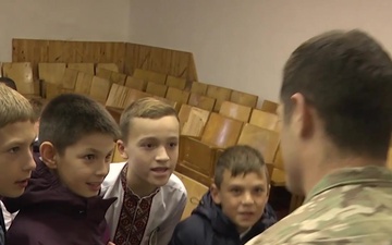 Sky Soldiers visit Ukrainian Elementary Students