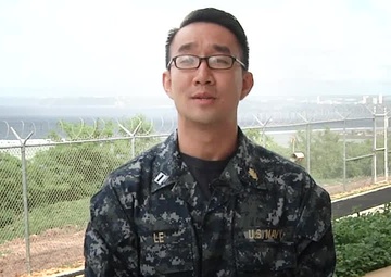 Navy Lieutenant Donny Le Holiday Greeting