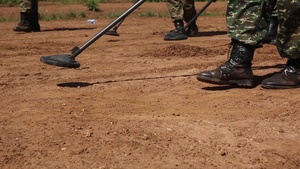 U.S. Marines, Ugandan soldiers conduct IED awareness