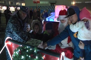 PACREP - 2015 Yokosuka Tree Lighting Ceremony