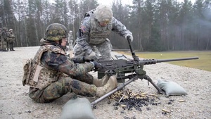 U.S. Army Weapons Familiarization with German Soldiers