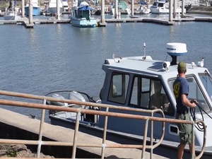 Navy divers assist with CH-53 rescue