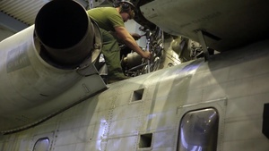 HMH-464 (-)REIN Marines assemble CH-53's for COLD RESPONSE
