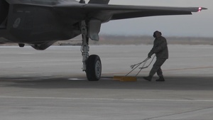 Teamwork Behind the F-35A No L3