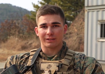Illinois Marine greets family from South Korea