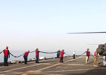 40th CAB Apaches land aboard USS Ponce