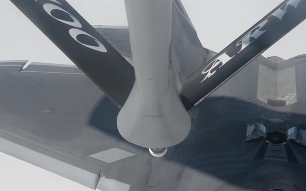 F-22 Refueling