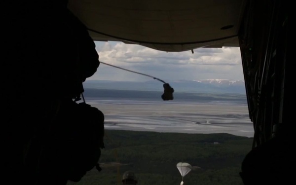 B-roll of Marines dropping off the 4th BTC Army Airborne