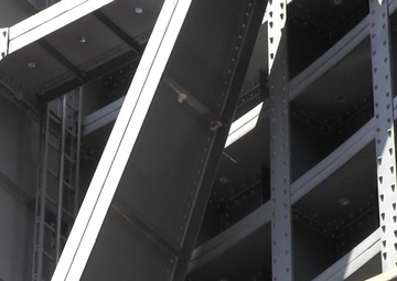 Mechanics pump out Chickamauga Lock for repairs