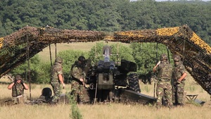 Romanian Soldiers Fire Artillery at Saber Guardian 16