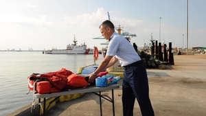 Coast Guard Labor Day Outreach / Life Jackets