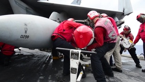 Valiant Shield 2016 - USS Ronald Reagan broll