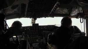 340th Airmen refuel an E-3 Sentry over Iraq