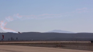 2016 MCAS Miramar Air Show: Hang Glider, Romanian IAR (30 sec.)