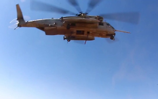 U.S. Marines with MAWTS-1 and 1st TSB conduct external lift