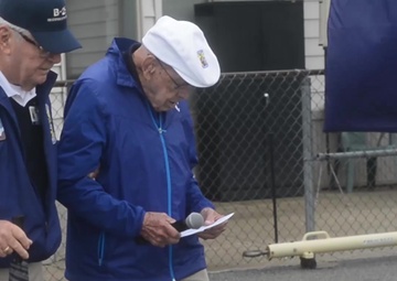 Doolittle Raider Enlists Airmen