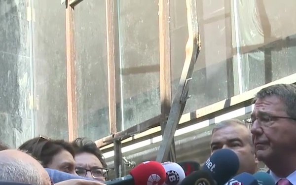 Carter, Turkish Defense Minister Tour Parliament