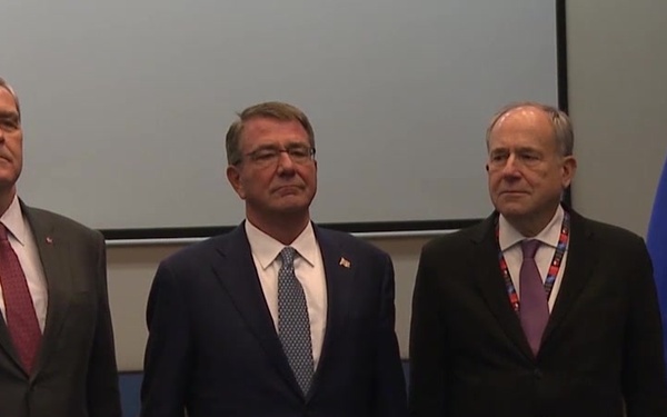 Carter Presents Public Service Award