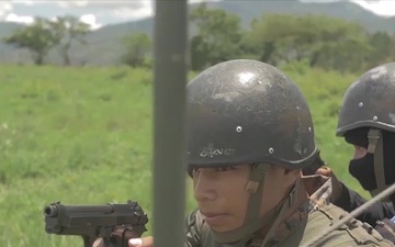U.S. Trains Guatemalan Forces (in English)