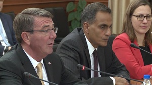 Carter Meets India Defense Minister