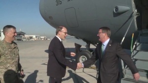 Carter Arrives in Baghdad, Meets OIR Commander