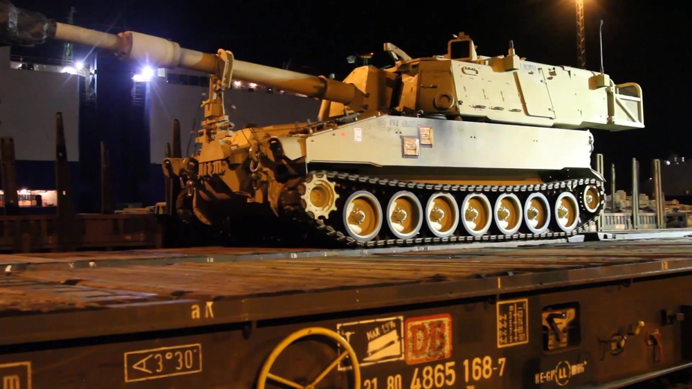 DVIDS - Video - 3-4 ABCT Loads Armor onto Rail for movement to Poland