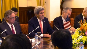 Secretary Kerry Meets Acting Foreign Minister Bui Thanh Son
