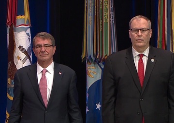 Carter Honors Deputy Defense Secretary