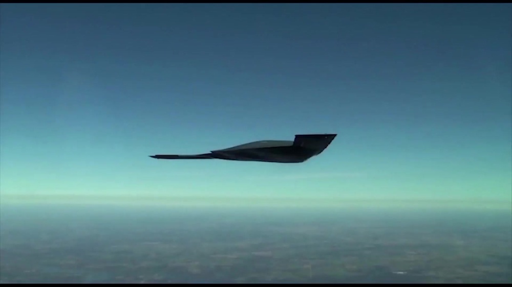 DVIDS - Video - B-2 In Flight B-Roll 2