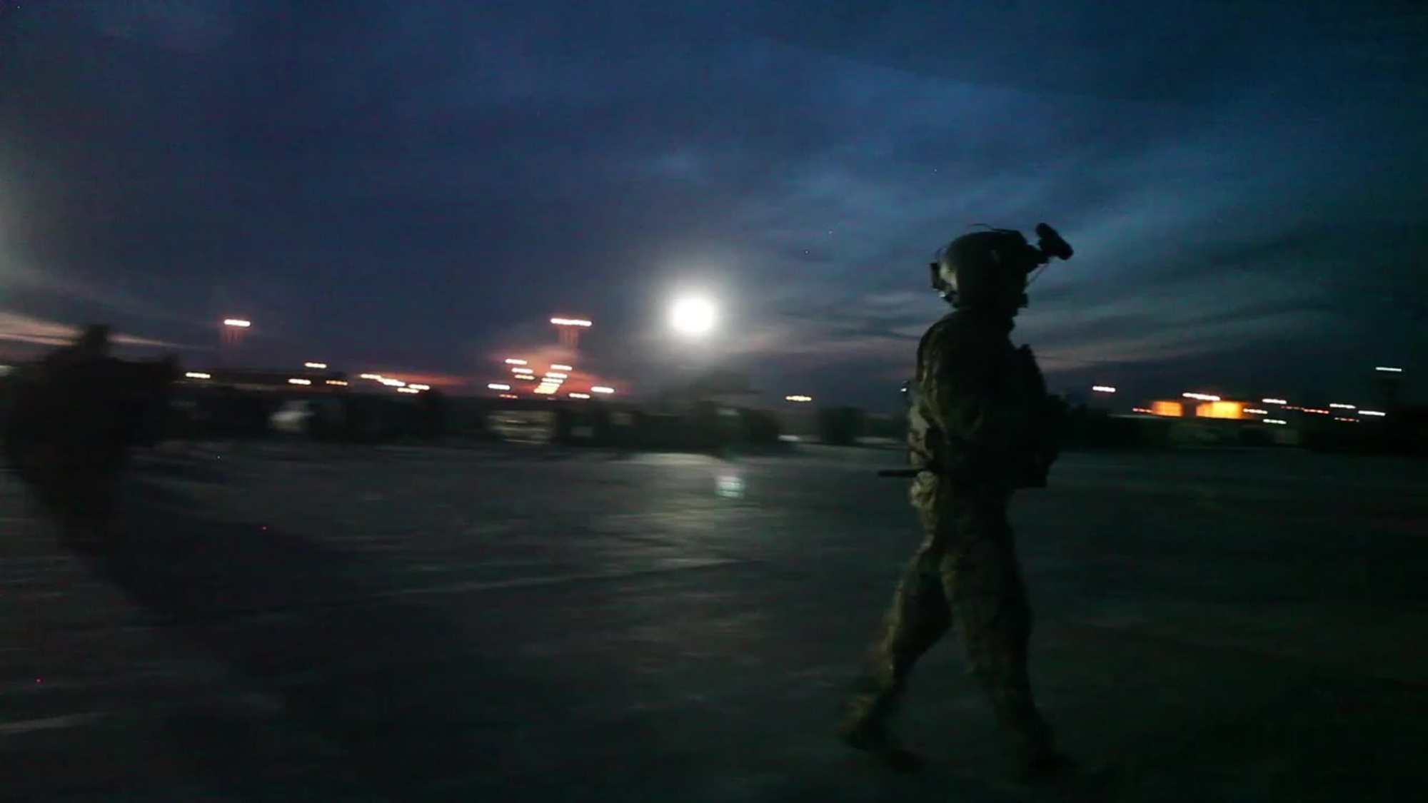 U.S. Army aviators with Company B, 1st General Support Aviation Battalion, 111th Aviation Regiment, Florida Army National Guard prepare a CH-47F Chinook for an air movement mission near Erbil, Iraq, Jan. 14, 2017. Advise and assist teams are enabling partnered forces defat ISIL by providing advice and assistance with military operational planning, maneuver, intelligence and air support on the battlefield. Combined Joint Task Force – Operation Inherent Resolve is the global Coalition to destroy ISIL in Iraq and Syria. (U.S. Army video by Sgt. Neil Stanfield)