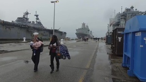 Sailors Return Home for Christmas