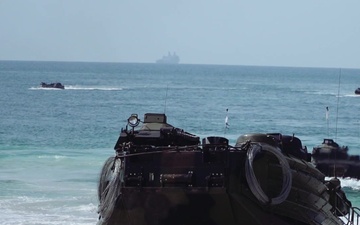 Thai, Republic of Korea and U.S. Marines demonstrate amphibious capabilities during exercise Cobra Gold