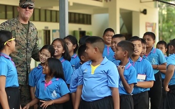 CLB 4 visits local Thai school