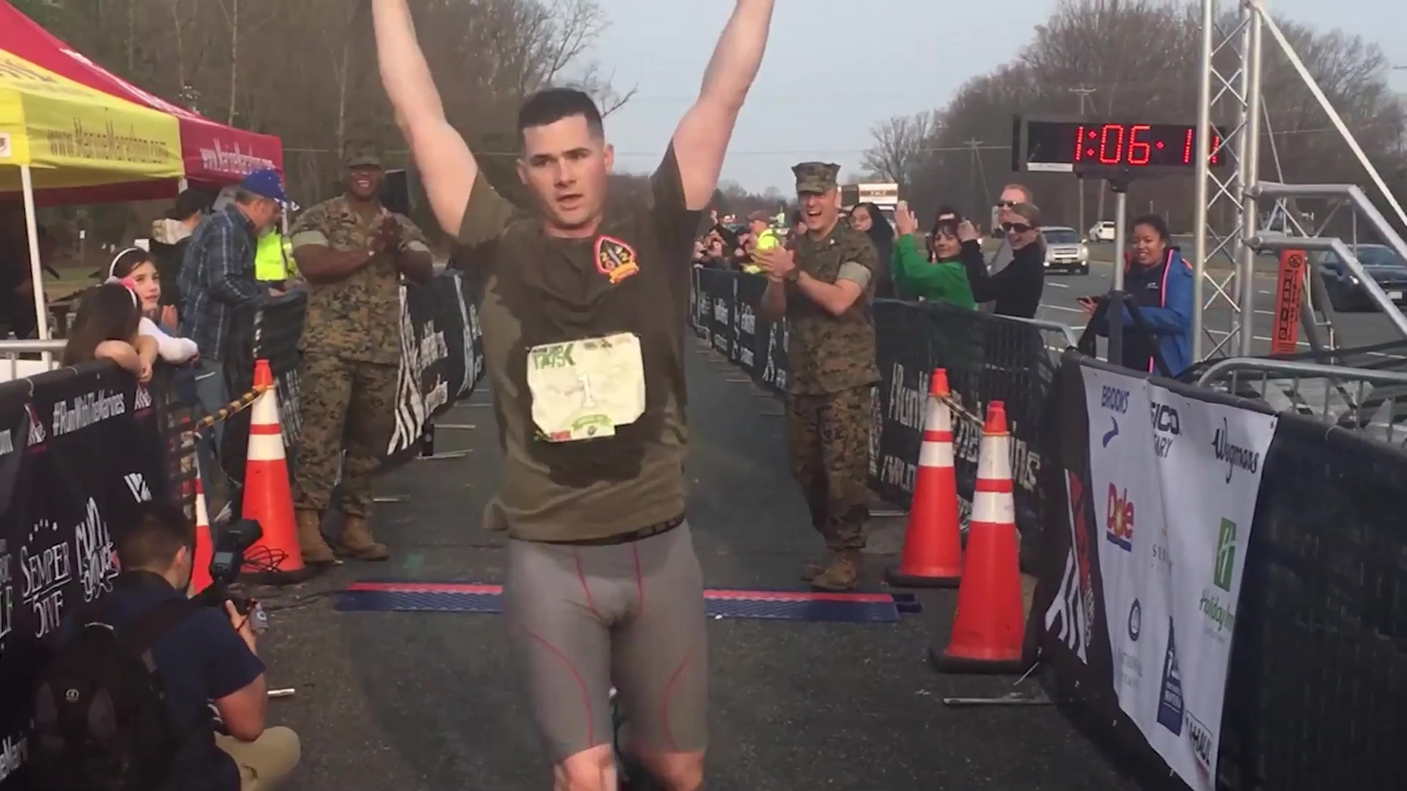 Over 3,000 Runners from across the United States and Canada came to Prince William County Park in Dumfries, Virginia; to run in the first race of the Marine Corps Marathon Series; the 17.75K. Completing this race guarantees runners a spot to run in the Marine Corps Marathon in October.