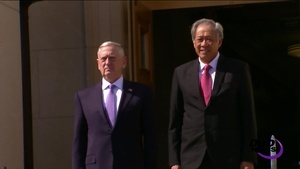 Mattis, Singapore's Defense Minister Discuss Bilateral Ties