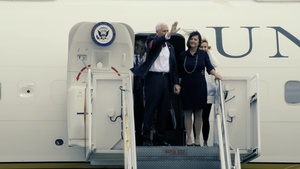 Vice President Arrives in Atsugi Highlights