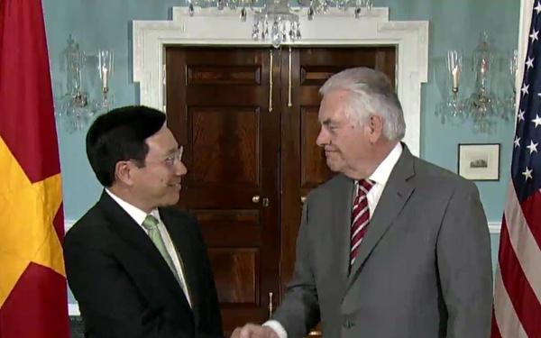 Camera spray with Secretary of State Rex W. Tillerson and His Excellency Pham Binh Minh, Deputy Prime Minister and Minister of Foreign Affairs of the Socialist Republic of Vietnam