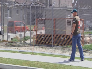 Iwakuni Marines beautify the base during the SMP Clean Up Day (Package/Pkg)